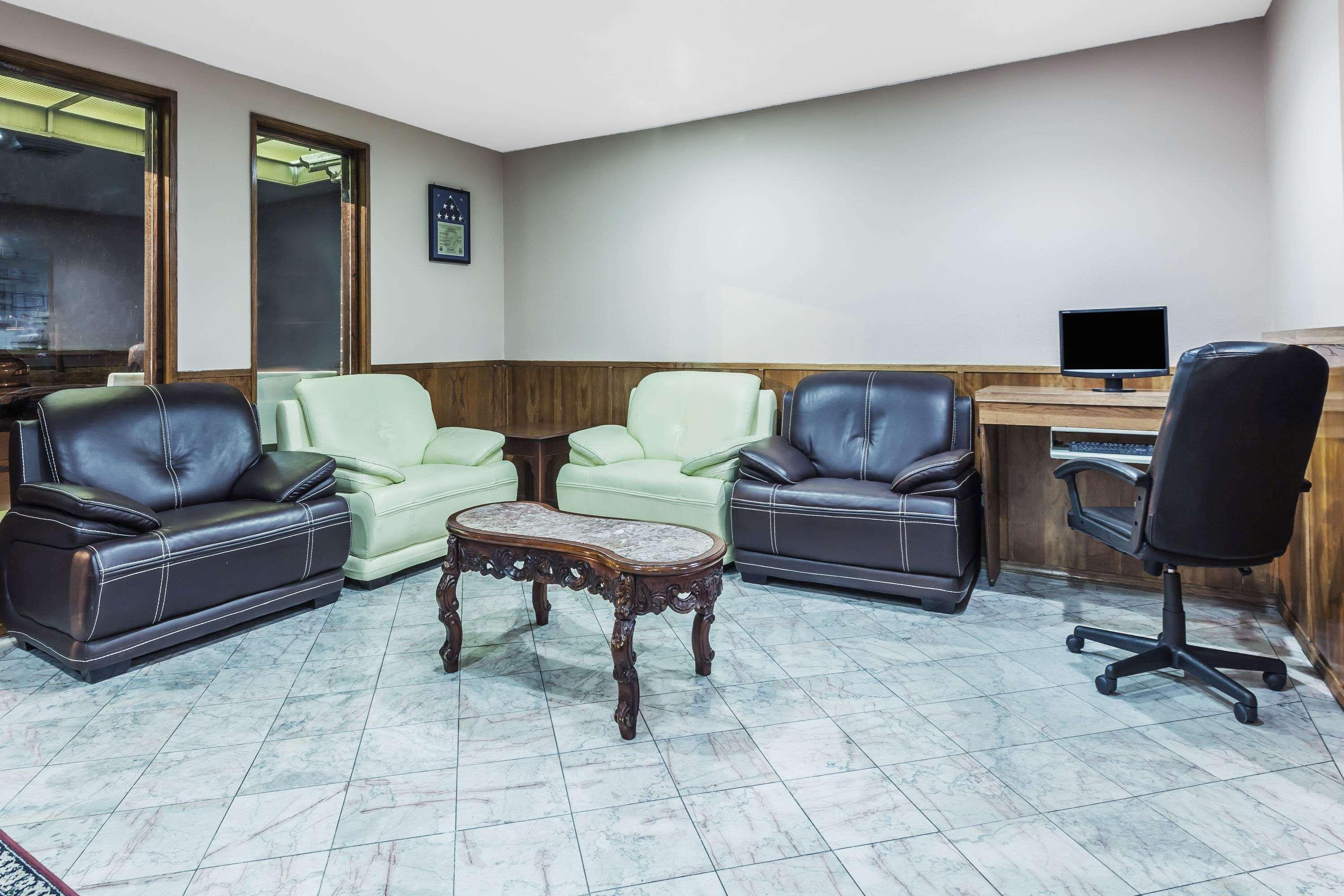 Super 8 By Wyndham Irving Dfw Airport/South Otel Dış mekan fotoğraf