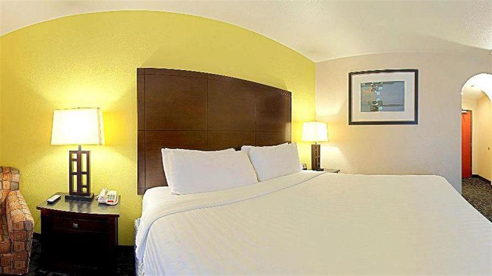 Super 8 By Wyndham Irving Dfw Airport/South Otel Dış mekan fotoğraf